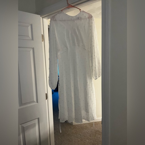Chicwish Dresses & Skirts - New white dress